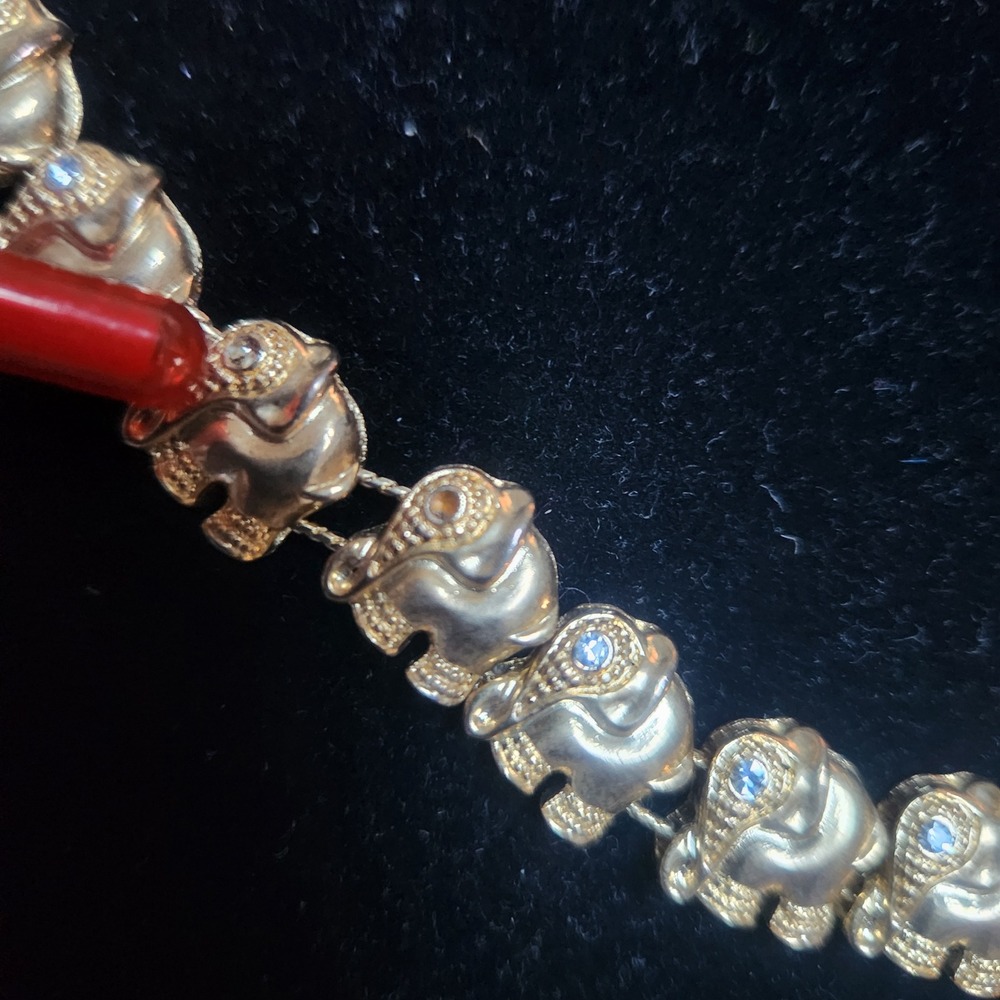 Vintage Gold Tone slider Elephant Link Bracelet with Rhinestone Eyes 7.5 Inch - Picture 4 of 10